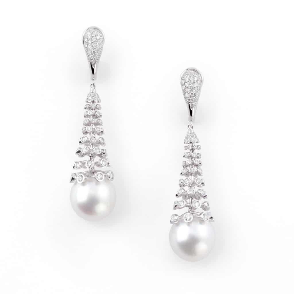 Notturno Collection Dangle Pearl Earrings With White Diamonds