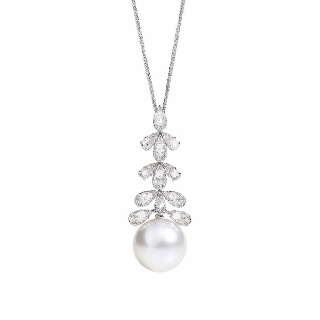 White Gold Diamond Petal Details Pearl Necklace