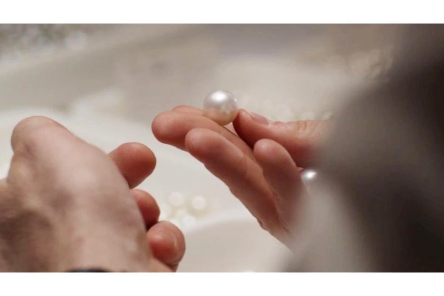 Comparing pearls Comparing pearls